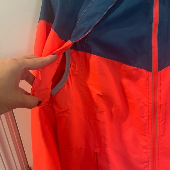 SUGOI Navy and Neon Pink Cycling Jacket-versa full zip 2/1 magnetic - Picture 6 of 14